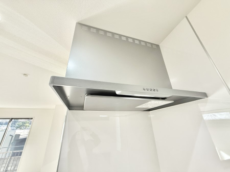 ���̑����� �ݔ����������̏��C����������C��ɗU������A�����I�ɔr�����ł��܂��B