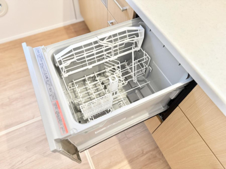 ���̑����� �ݔ�����ԂȂ����I�H����s�J�s�J�Ɏd�グ�Ă���܂�