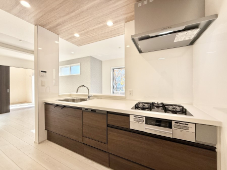 �L�b�`�� �������Ƒ����J��[�߂�A������̂���L�b�`��