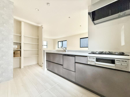 �L�b�`�� �����������������Ԃ����܂��A�Ί炠�ӂ��L�b�`��