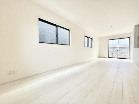 ���r���O ���������났�ƏΊ炪�W�܂�A�S���܂郊�r���O