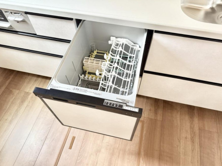 ���̑����� �ݔ�����ԂȂ����I�H����s�J�s�J�Ɏd�グ�Ă���܂�