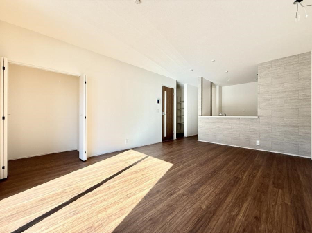 ���r���O ���������R�Ɖ�b�����܂��A�S�n�悢�ЂƂƂ�