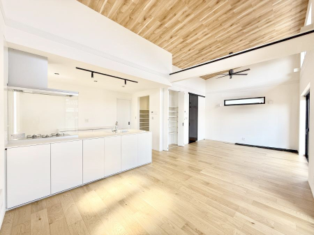 rO 났ƏΊ炪W܂AS܂郊rO