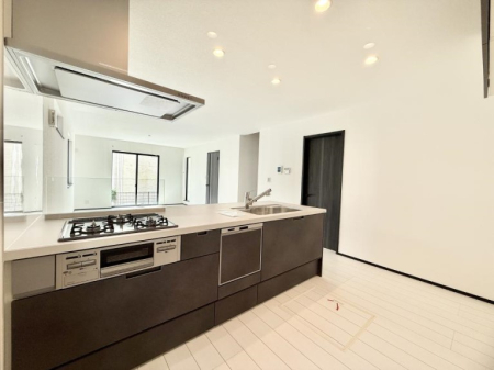 �L�b�`�� ��b���[�܂�ΖʃL�b�`���I�Ƒ��Ƃ̉�b���͂��݂܂�  