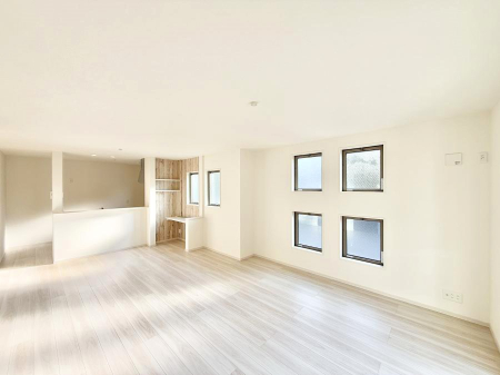 ���r���O ���������S�n�̂����A���z�̃��r���O