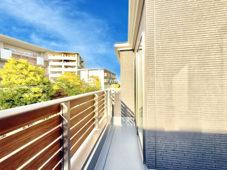 �o���R�j�[ ������ �G�߂̈ڂ낢����������J���I�ȋ�Ԃł�