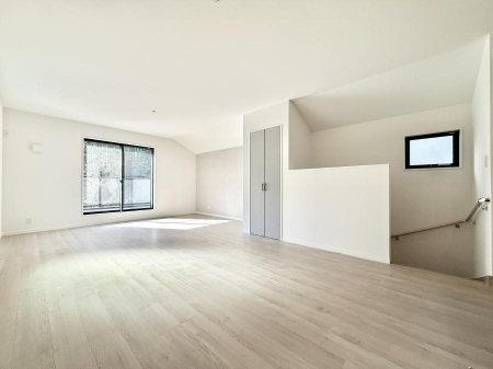 ���̑����� ���r���O�C���K�i���̗p�I�R�~���j�P�[�V���������₷���ł���  