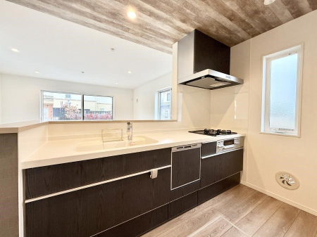 �L�b�`�� ��������b���[�܂�ΖʃL�b�`���I�Ƒ��Ƃ̉�b���͂��݂܂�  