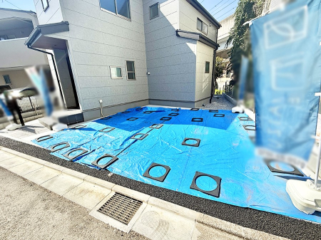  �O�ρ�����ɂ��钓�ԃX�y�[�X�Ȃ̂ň��S�ł���