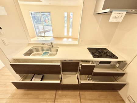 �L�b�`�� �������Ƒ����J��[�߂�A������̂���L�b�`��