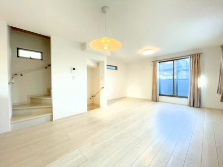 rO 났ƏΊ炪W܂AS܂郊rO