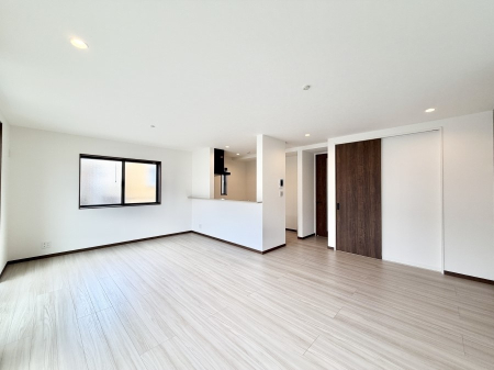 ���r���O ���̊Ԃɂ��Ƒ����W�܂����Ⴄ����ȃ��r���O�����ł����