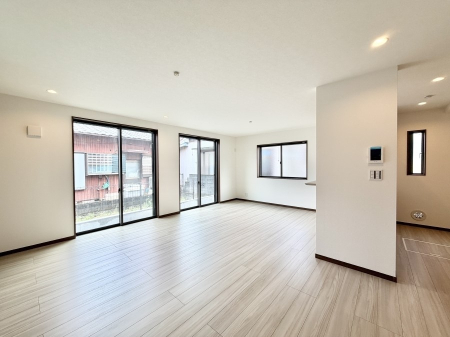 ���r���O �傫�ȑ�����������薾�邢��Ԃł��������������܂�