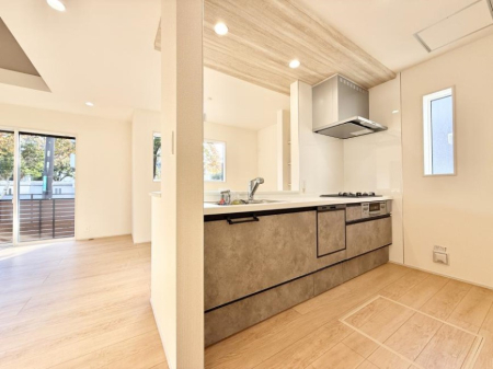 �L�b�`�� �����������������Ԃ����܂��A�Ί炠�ӂ��L�b�`��