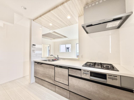 �L�b�`�� �����������������Ԃ����܂��A�Ί炠�ӂ��L�b�`��