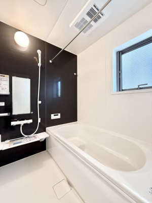 ���� �����������������F�����̕ǖʁA������芰����o�X���[��