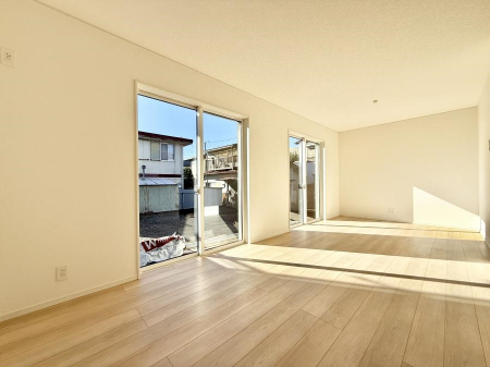 ���r���O �������z�������˂����ޖ��邢LDK�͉Ƒ��ł̂�т芰���܂�  