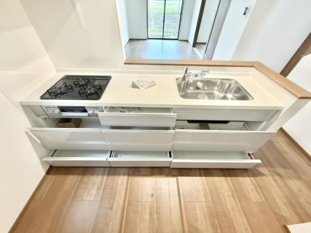 �L�b�`�� �����������������Ԃ����܂��A�Ί炠�ӂ��L�b�`��