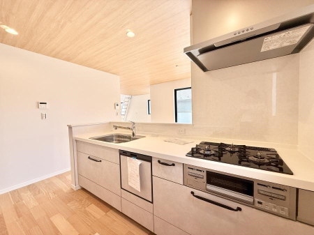 �L�b�`�� �����������������Ԃ����܂��A�Ί炠�ӂ��L�b�`��