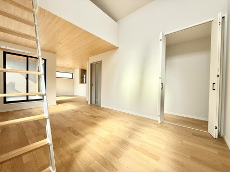 ���r���O ���������났�ƏΊ炪�W�܂�A�S���܂郊�r���O