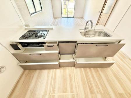 �L�b�`�� �����������������Ԃ����܂��A�Ί炠�ӂ��L�b�`��