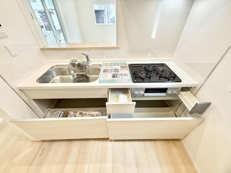 �L�b�`�� �������Ƒ����J��[�߂�A������̂���L�b�`��