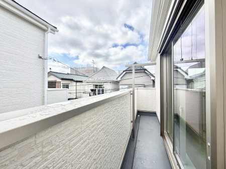 �o���R�j�[ ������ �G�߂̈ڂ낢����������J���I�ȋ�Ԃł�