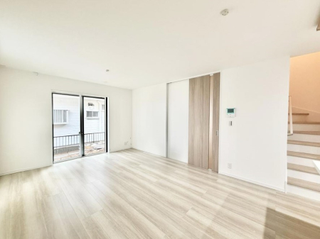 ���r���O �������K�i�����r���O�ɂ���̂ŏ����Ȃ��q�l�₨�N���̊K�i�̏�艺��������܂�