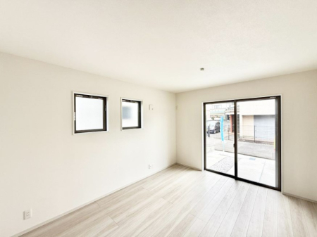 ���r���O �������z�������˂����ޖ��邢LDK�͉Ƒ��ł̂�т芰���܂�  