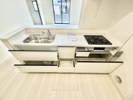 �L�b�`�� �����������������Ԃ����܂��A�Ί炠�ӂ��L�b�`��