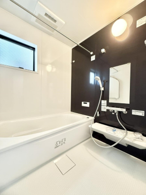 ���� �����������������F�����̕ǖʁA������芰����o�X���[��