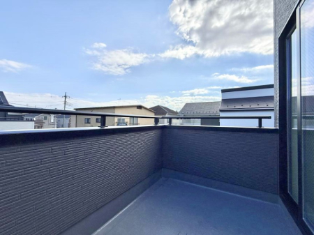 �o���R�j�[ ������ �G�߂̈ڂ낢����������J���I�ȋ�Ԃł�