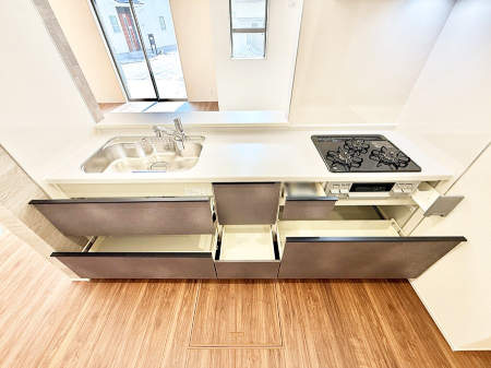 �L�b�`�� �����������������Ԃ����܂��A�Ί炠�ӂ��L�b�`��