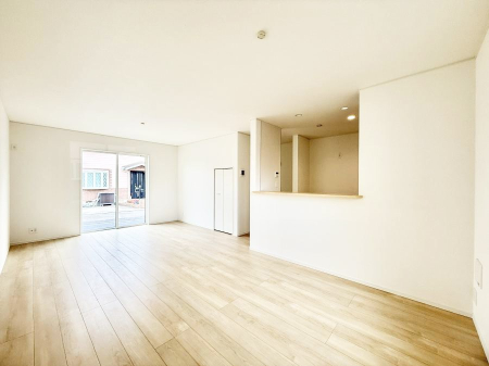 ���r���O ����