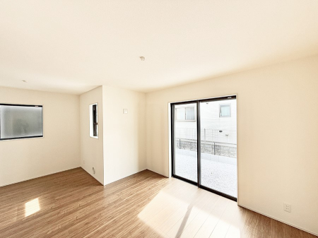 ���r���O ���������S�n�̂����A���z�̃��r���O