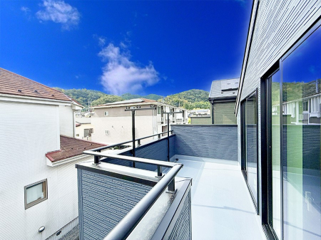 �o���R�j�[ ������ ���̃R�[�q�[���̐�����y���ށA�����̏ꏊ