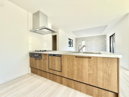 �L�b�`�� �����������������Ԃ����܂��A�Ί炠�ӂ��L�b�`��