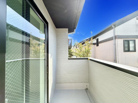 �o���R�j�[ ������ ���R��g�߂Ɋ�����A�J���I�ȃo���R�j�[