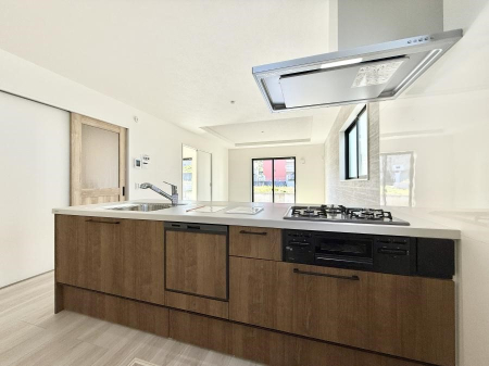 �L�b�`�� �����������������Ԃ����܂��A�Ί炠�ӂ��L�b�`��