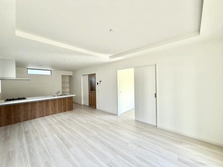 ���r���O ���������났�ƏΊ炪�W�܂�A�S���܂郊�r���O