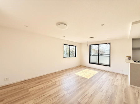 ���r���O ���������R�̌����������݁A���邢��Ԃ��L����܂�