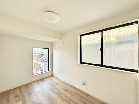 ���̑����� �������傫�ȑ��͊J����������A���邳�ʕ��o�b�`���ł�