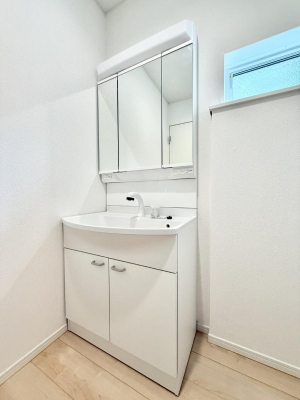 ʑEʏ Ƒ݂Ȃg₷zuł