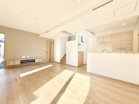 ���r���O ���������났�ƏΊ炪�W�܂�A�S���܂郊�r���O