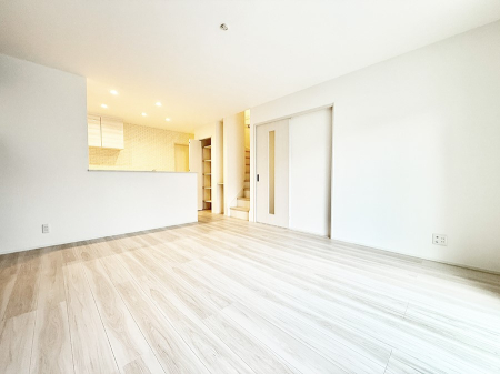 ���r���O �����������������Ɠ��ʂɂ���A�e���̋��