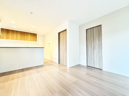 ���r���O ���������S�n�̂����A���z�̃��r���O