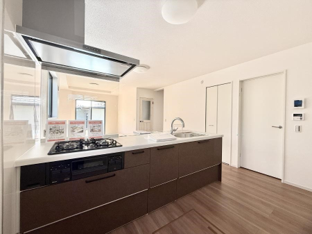 �L�b�`�� �������Ƒ����J��[�߂�A������̂���L�b�`��