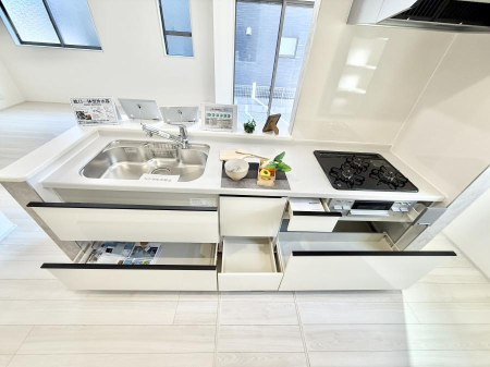 �L�b�`�� �����������������Ԃ����܂��A�Ί炠�ӂ��L�b�`��