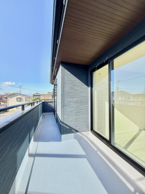 �o���R�j�[ ������ �G�߂̈ڂ낢����������J���I�ȋ�Ԃł�